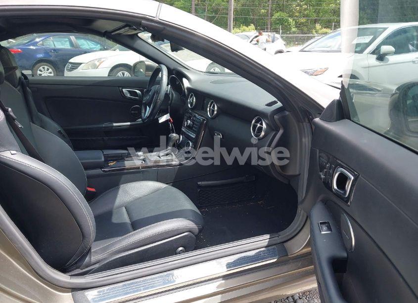 Photo 5 of 2015 Mercedes-benz Slk 250 (VIN WDDPK4HA5FF110938)