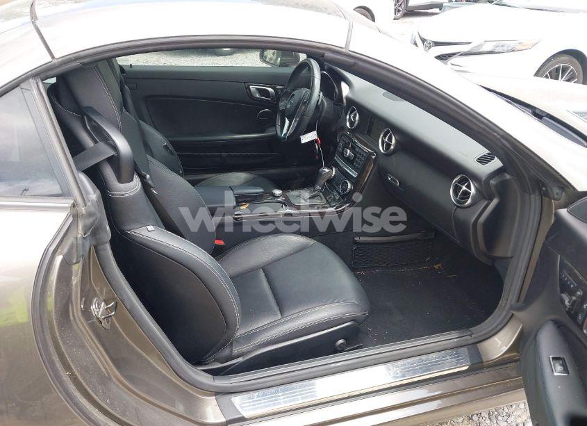 Photo 8 of 2015 Mercedes-benz Slk 250 (VIN WDDPK4HA5FF110938)