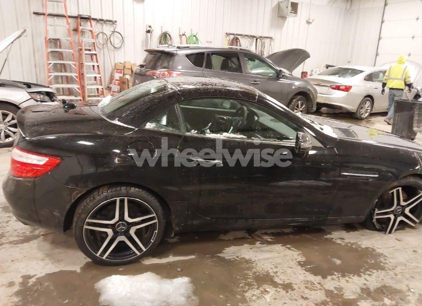 Photo 13 of 2012 Mercedes-benz Slk 350 (VIN WDDPK5HA9CF017776)
