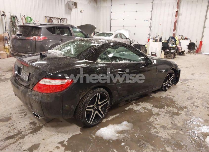 Photo 4 of 2012 Mercedes-benz Slk 350 (VIN WDDPK5HA9CF017776)