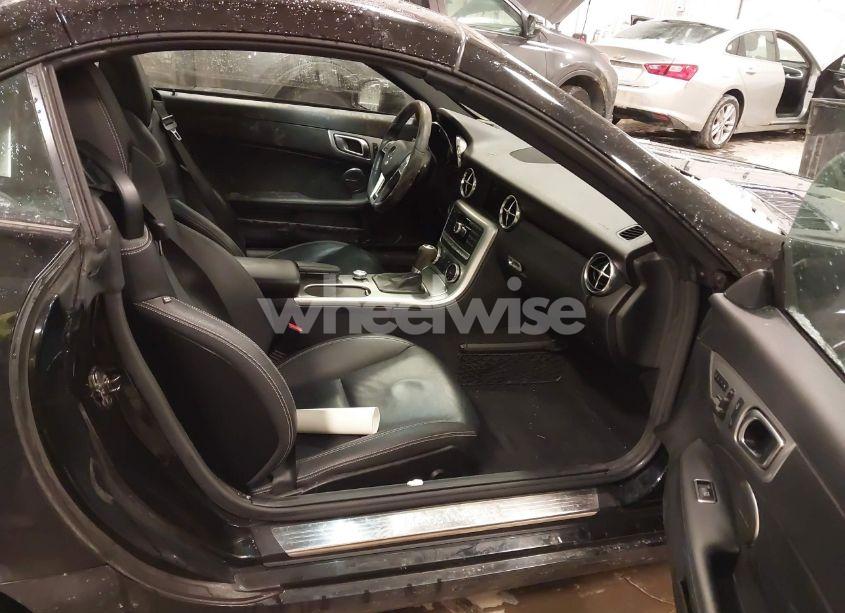 Photo 5 of 2012 Mercedes-benz Slk 350 (VIN WDDPK5HA9CF017776)