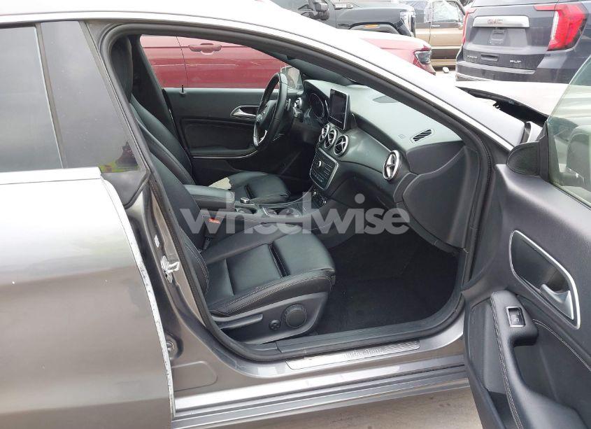 Photo 5 of 2016 Mercedes-benz Cla 250 (VIN WDDSJ4EB0GN373548)