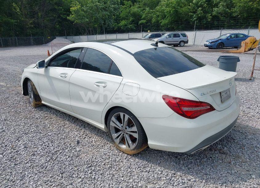 Photo 3 of 2018 Mercedes-benz Cla 250 (VIN WDDSJ4EB0JN606657)