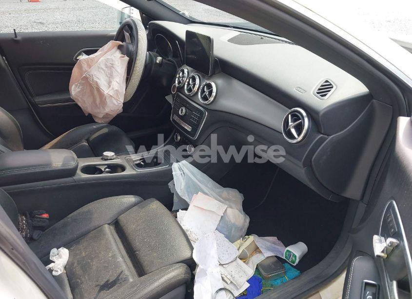 Photo 5 of 2018 Mercedes-benz Cla 250 (VIN WDDSJ4EB0JN606657)