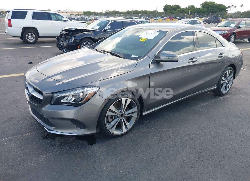Photo 2 of 2019 Mercedes-benz Cla 250 (VIN WDDSJ4EB0KN720613)