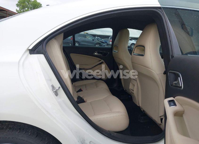 Photo 8 of 2014 Mercedes-benz Cla 250 (VIN WDDSJ4EB1EN103998)