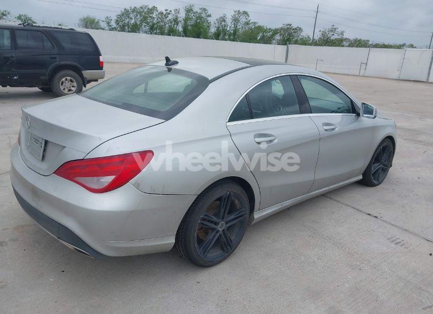 Photo 4 of 2018 Mercedes-benz Cla 250 (VIN WDDSJ4EB1JN556917)