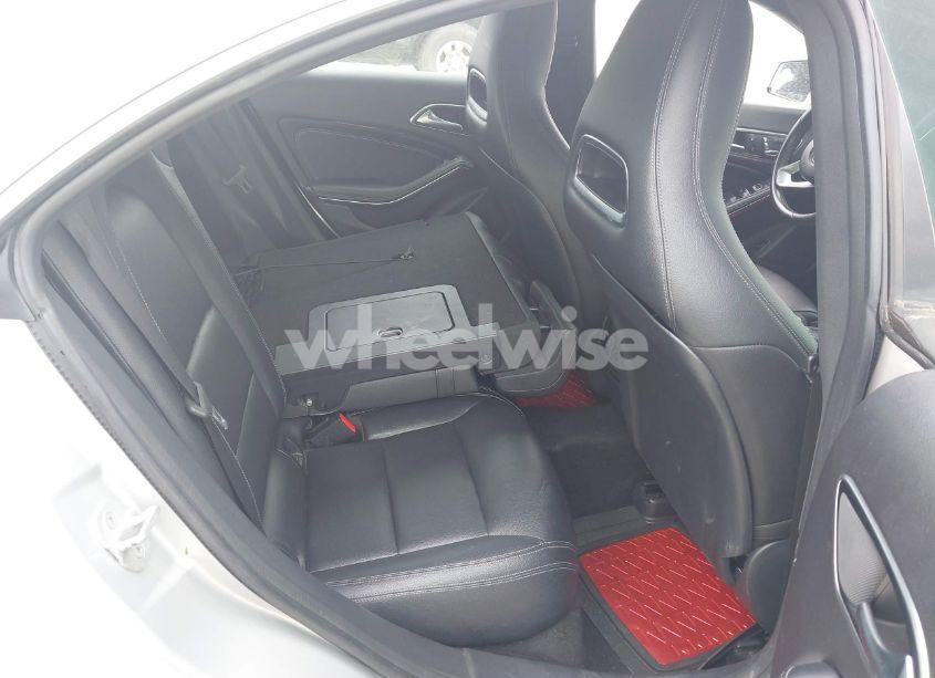 Photo 8 of 2018 Mercedes-benz Cla 250 (VIN WDDSJ4EB1JN556917)