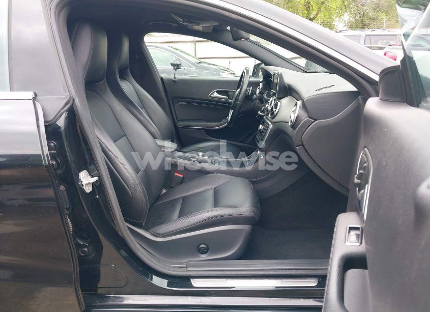 Photo 5 of 2014 Mercedes-benz Cla 250 (VIN WDDSJ4EB2EN039759)