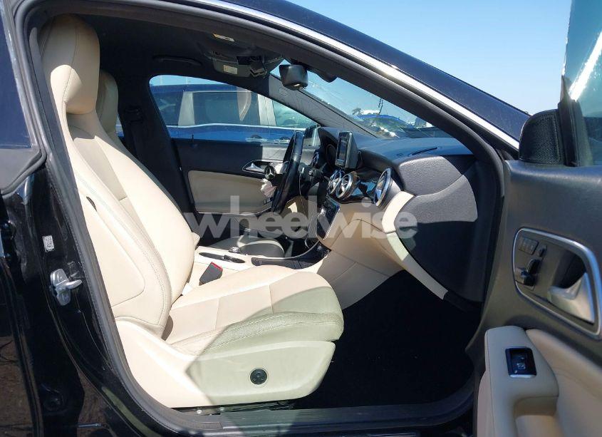 Photo 5 of 2014 Mercedes-benz Cla 250 (VIN WDDSJ4EB2EN055329)