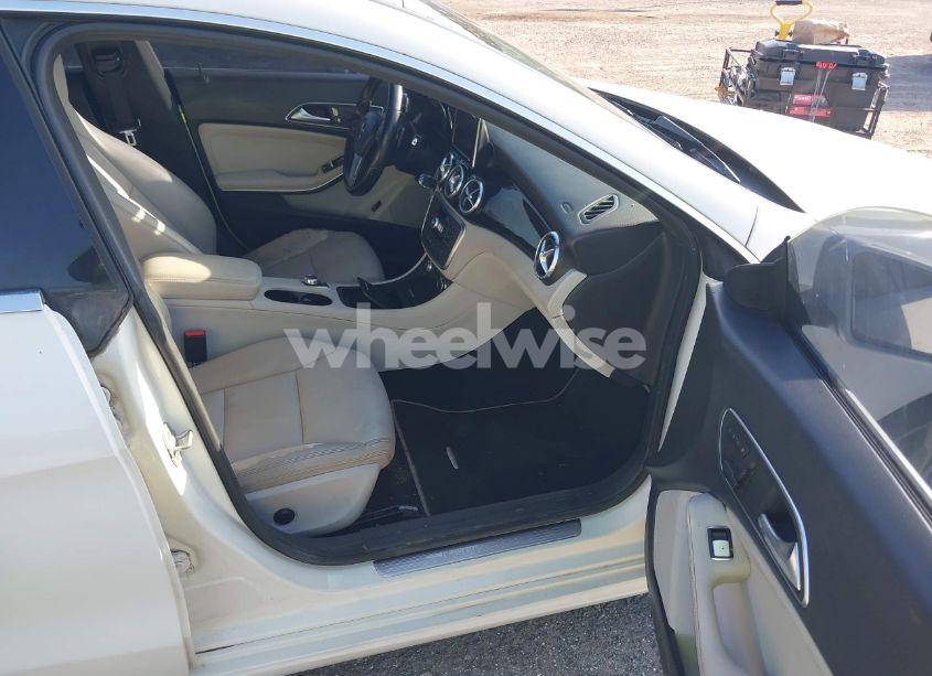 Photo 5 of 2014 Mercedes-benz Cla 250 (VIN WDDSJ4EB3EN032531)