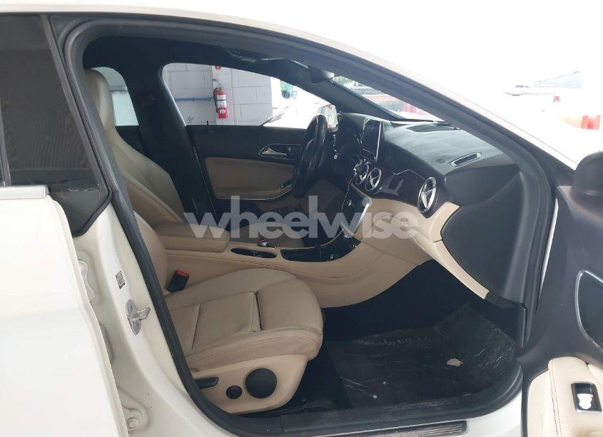 Photo 5 of 2016 Mercedes-benz Cla 250 (VIN WDDSJ4EB3GN299185)