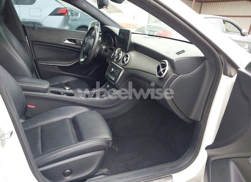 Photo 5 of 2018 Mercedes-benz Cla 250 (VIN WDDSJ4EB3JN680333)