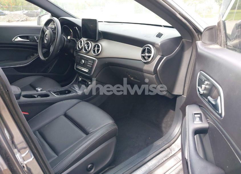 Photo 5 of 2018 Mercedes-benz Cla 250 (VIN WDDSJ4EB3JN683295)