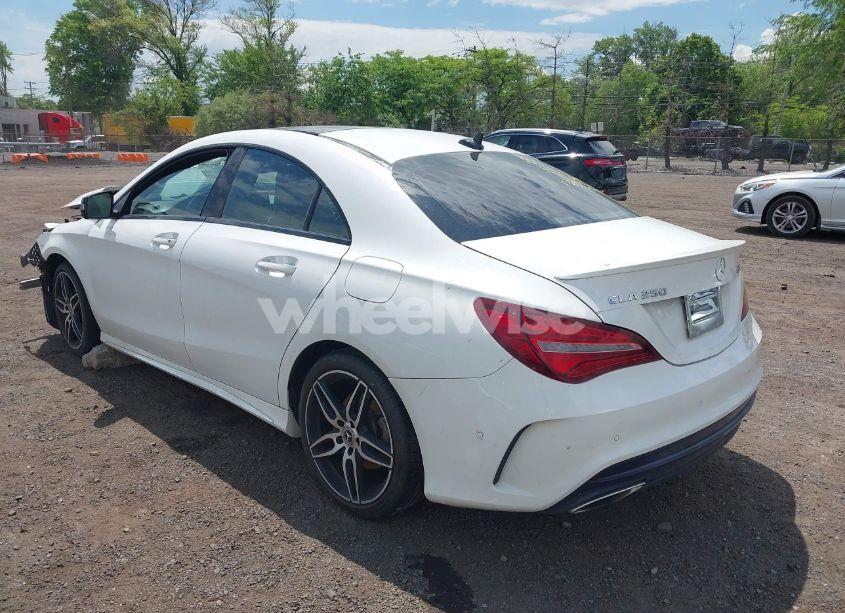 Photo 3 of 2019 Mercedes-benz Cla 250 (VIN WDDSJ4EB3KN724820)