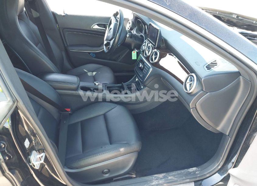 Photo 5 of 2014 Mercedes-benz Cla 250 (VIN WDDSJ4EB4EN150202)