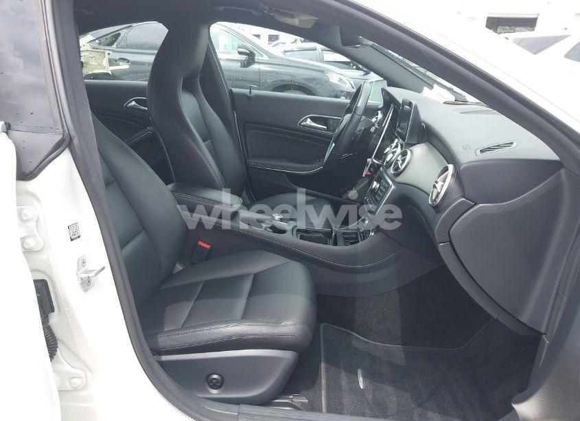 Photo 5 of 2014 Mercedes-benz Cla 250 (VIN WDDSJ4EB4EN153018)