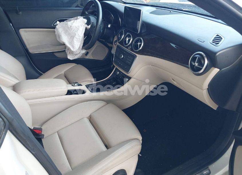 Photo 5 of 2016 Mercedes-benz Cla 250 (VIN WDDSJ4EB4GN330900)