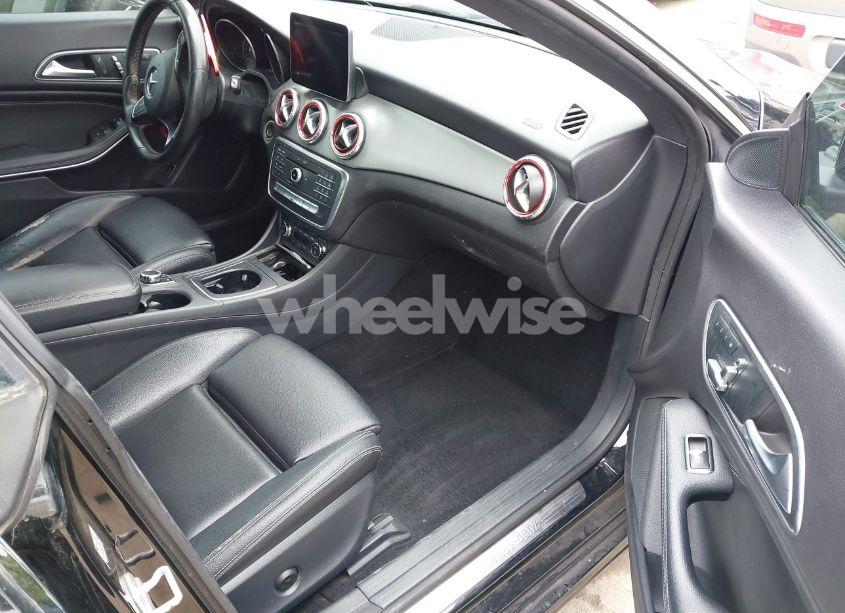 Photo 5 of 2017 Mercedes-benz Cla 250 (VIN WDDSJ4EB4HN472276)