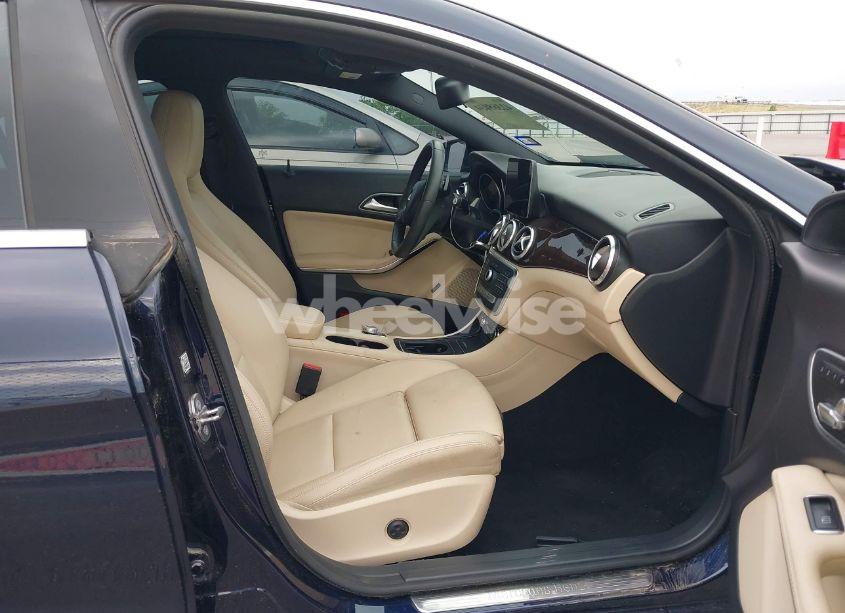 Photo 5 of 2018 Mercedes-benz Cla 250 (VIN WDDSJ4EB4JN637135)