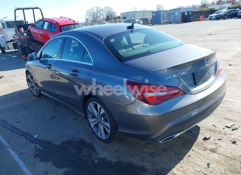Photo 3 of 2019 Mercedes-benz Cla 250 (VIN WDDSJ4EB4KN774593)