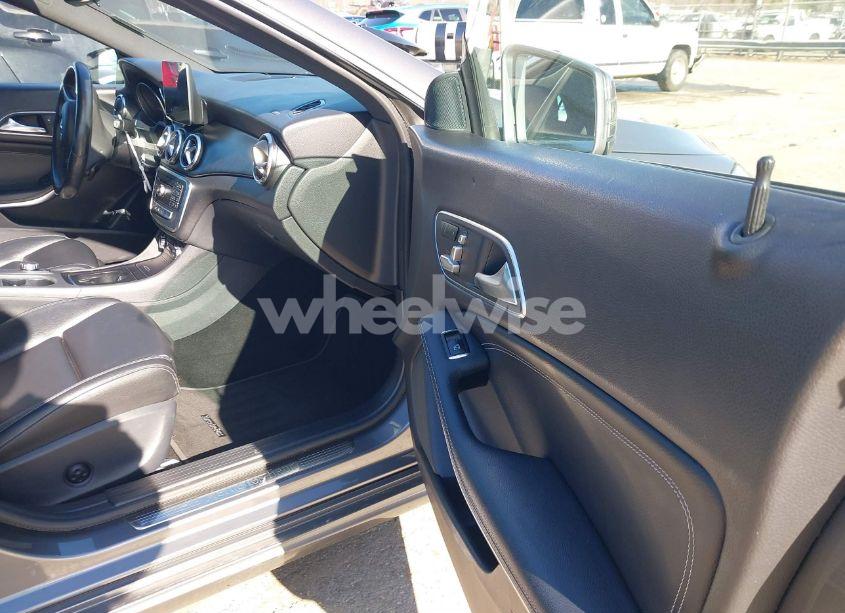 Photo 5 of 2019 Mercedes-benz Cla 250 (VIN WDDSJ4EB4KN774593)