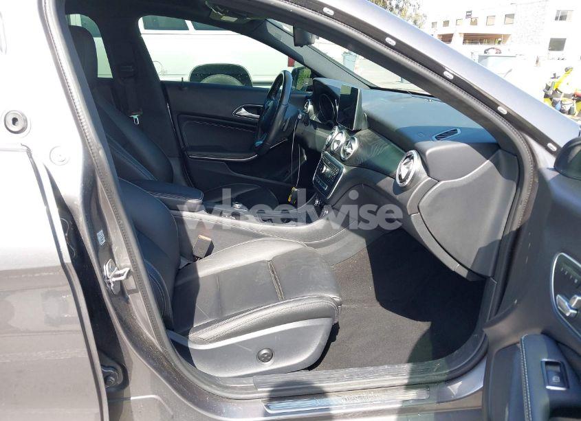 Photo 5 of 2018 Mercedes-benz Cla 250 (VIN WDDSJ4EB5JN649987)