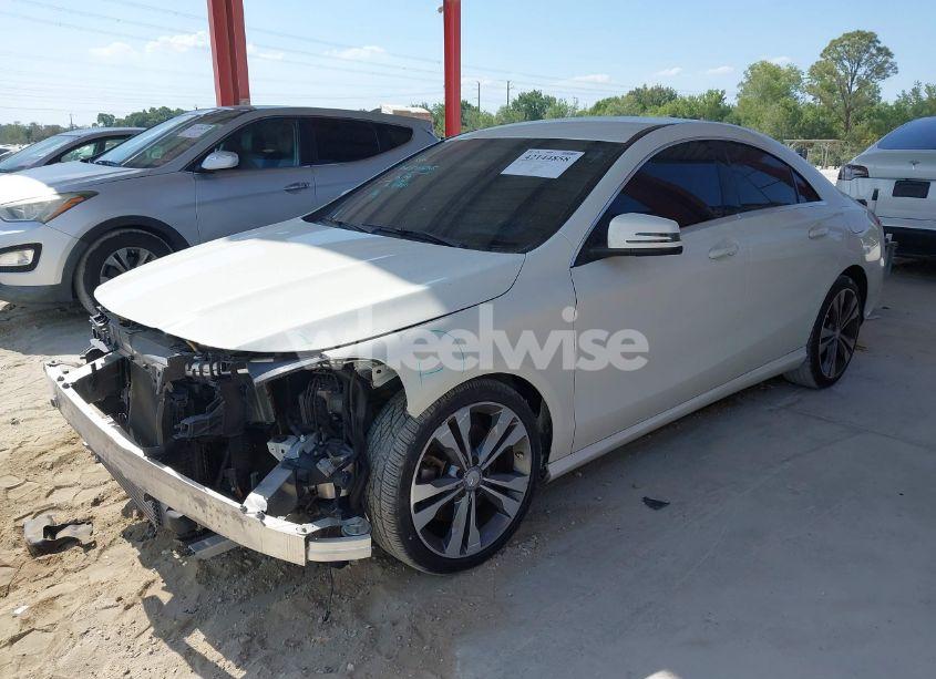 Photo 2 of 2016 Mercedes-benz Cla 250 (VIN WDDSJ4EB6GN324399)