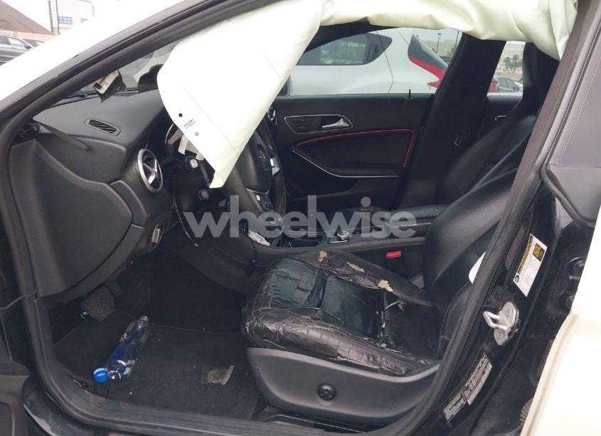 Photo 5 of 2014 Mercedes-benz Cla 250 (VIN WDDSJ4EB7EN104248)