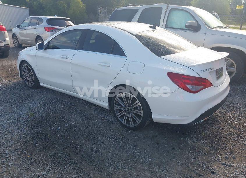 Photo 3 of 2018 Mercedes-benz Cla 250 (VIN WDDSJ4EB7JN694154)