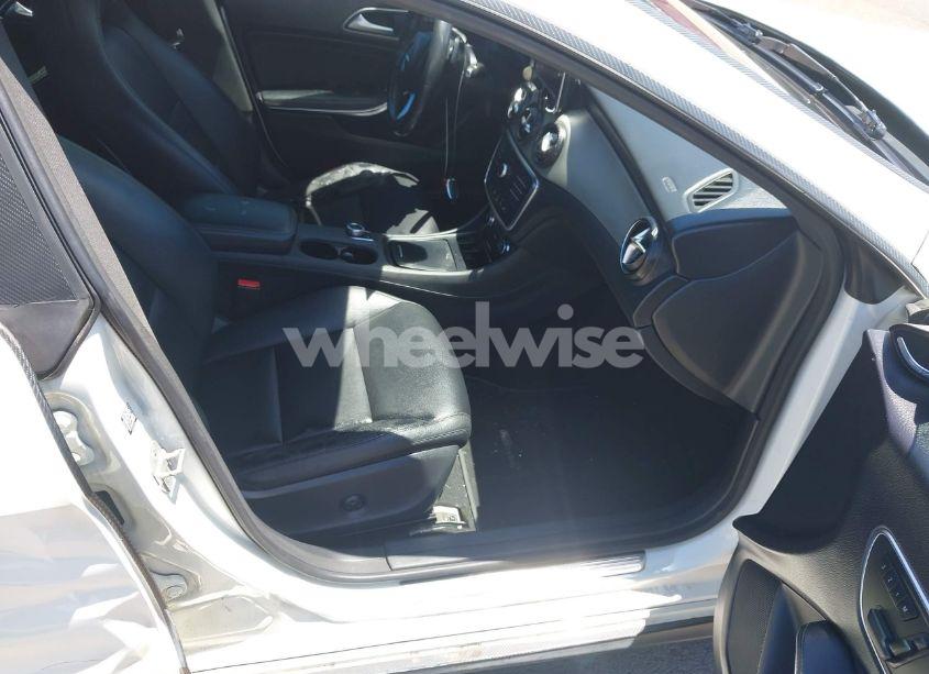 Photo 5 of 2015 Mercedes-benz Cla 250 (VIN WDDSJ4EB8FN192938)