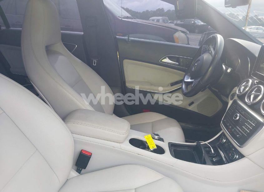 Photo 5 of 2015 Mercedes-benz Cla 250 (VIN WDDSJ4EB8FN271445)