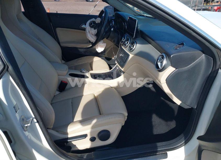 Photo 5 of 2016 Mercedes-benz Cla 250 (VIN WDDSJ4EB8GN338773)