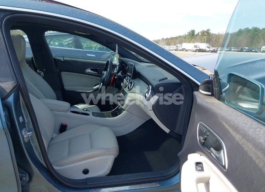 Photo 5 of 2014 Mercedes-benz Cla 250 (VIN WDDSJ4EB9EN056350)