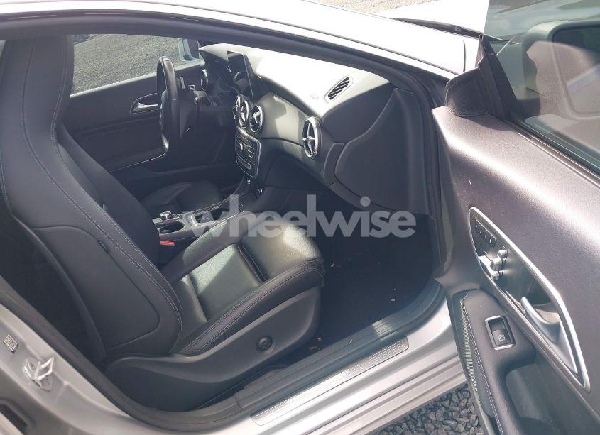 Photo 5 of 2018 Mercedes-benz Cla 250 (VIN WDDSJ4EB9JN544675)