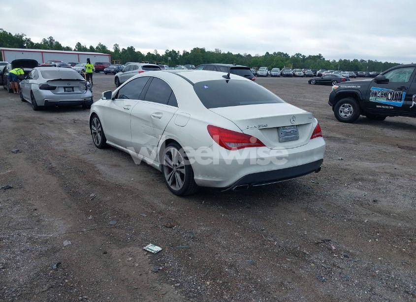 Photo 3 of 2014 Mercedes-benz Cla 250 (VIN WDDSJ4EBXEN052730)