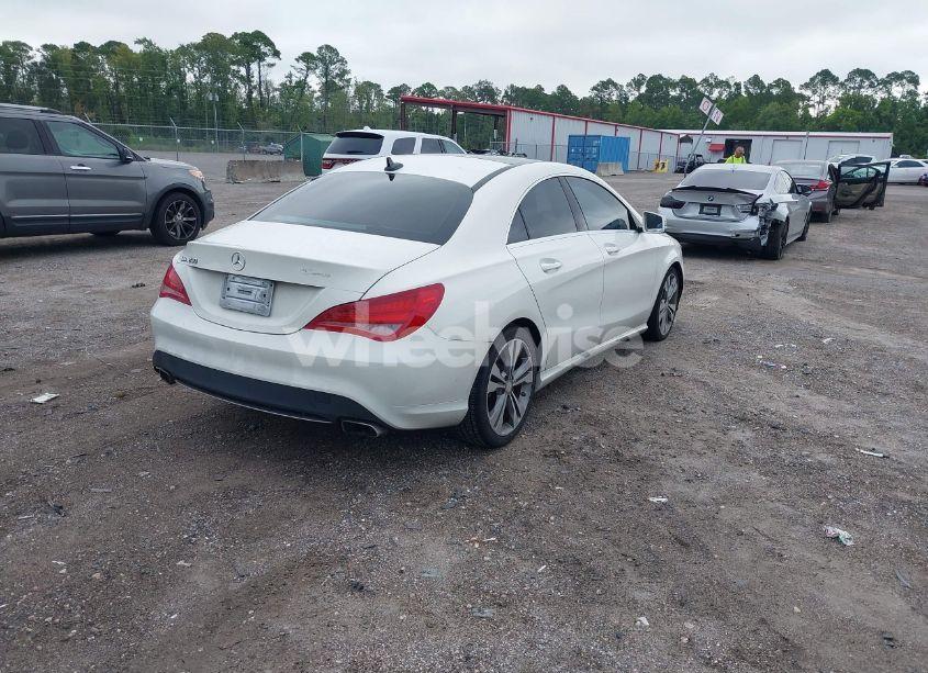 Photo 4 of 2014 Mercedes-benz Cla 250 (VIN WDDSJ4EBXEN052730)