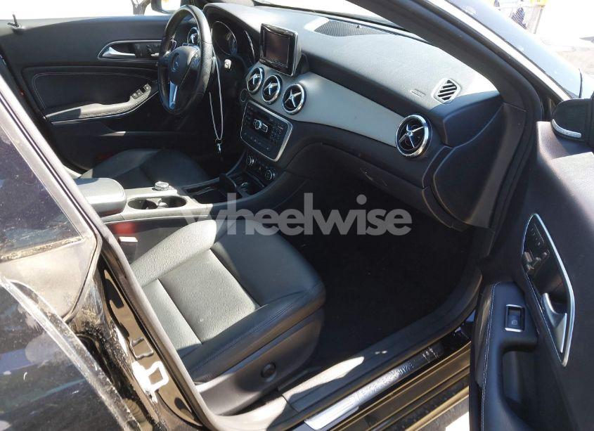 Photo 5 of 2014 Mercedes-benz Cla 250 (VIN WDDSJ4EBXEN066403)