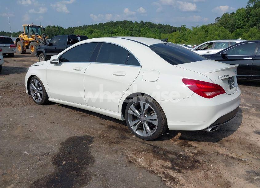 Photo 3 of 2014 Mercedes-benz Cla 250 (VIN WDDSJ4EBXEN113882)