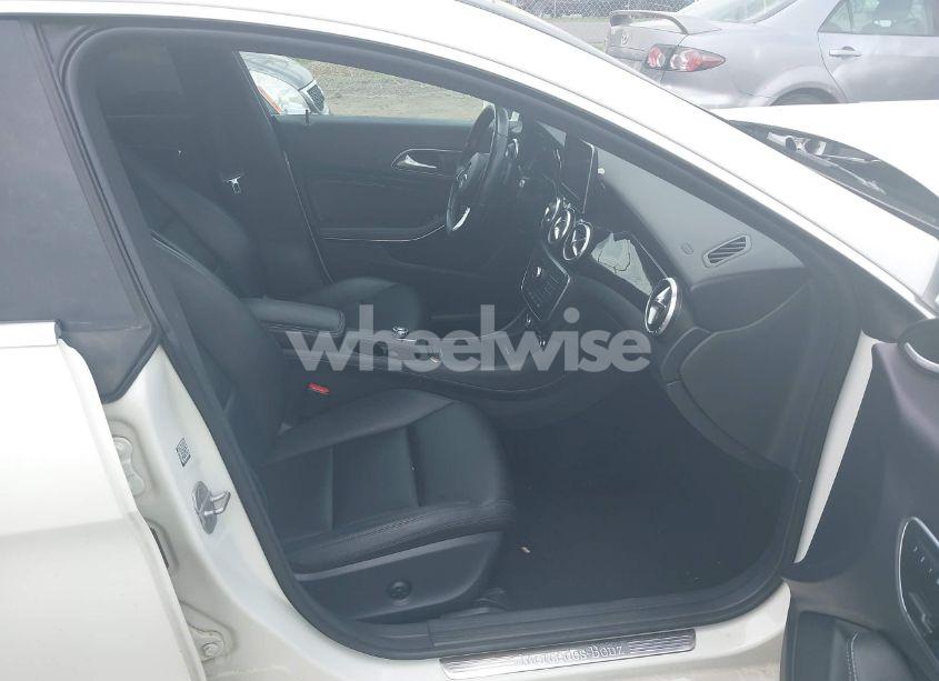 Photo 5 of 2015 Mercedes-benz Cla 250 4MATIC (VIN WDDSJ4GB0FN194180)