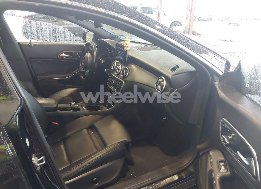 Photo 5 of 2018 Mercedes-benz Cla 250 4MATIC (VIN WDDSJ4GB0JN656567)