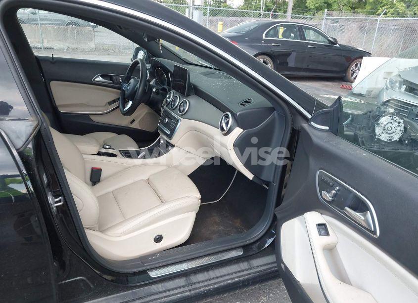 Photo 5 of 2018 Mercedes-benz Cla 250 4MATIC (VIN WDDSJ4GB0JN689861)