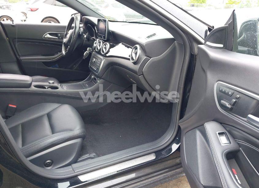 Photo 5 of 2015 Mercedes-benz Cla 250 4MATIC (VIN WDDSJ4GB1FN259134)