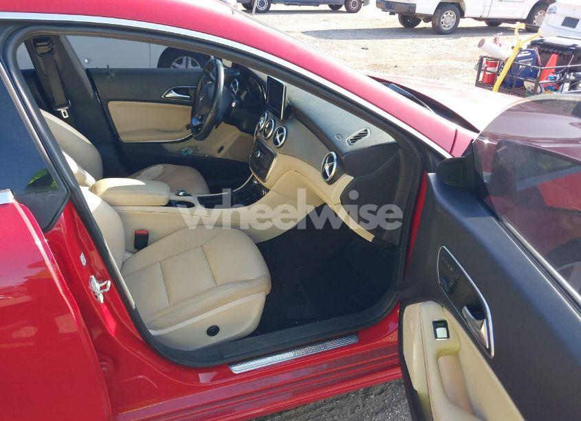 Photo 5 of 2015 Mercedes-benz Cla 250 4MATIC (VIN WDDSJ4GB3FN177437)