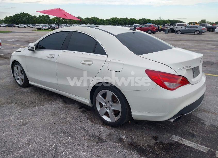 Photo 3 of 2015 Mercedes-benz Cla 250 4MATIC (VIN WDDSJ4GB3FN255103)