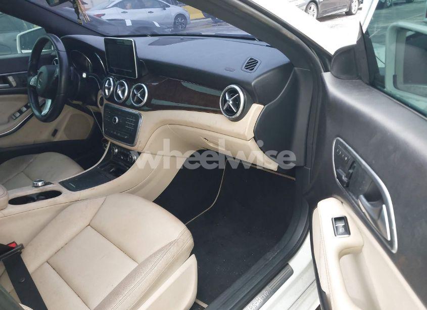Photo 5 of 2015 Mercedes-benz Cla 250 4MATIC (VIN WDDSJ4GB3FN255103)