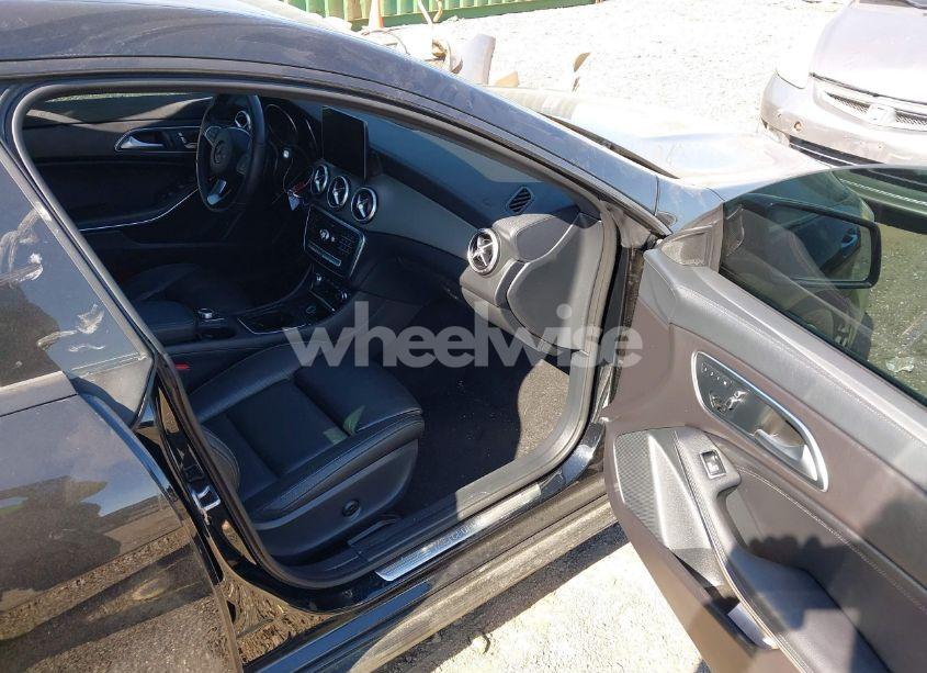 Photo 5 of 2018 Mercedes-benz Cla 250 4MATIC (VIN WDDSJ4GB5JN639845)