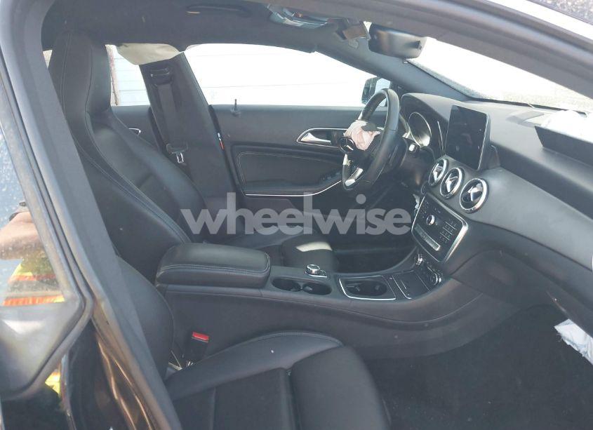 Photo 5 of 2018 Mercedes-benz Cla 250 4MATIC (VIN WDDSJ4GB6JN638901)