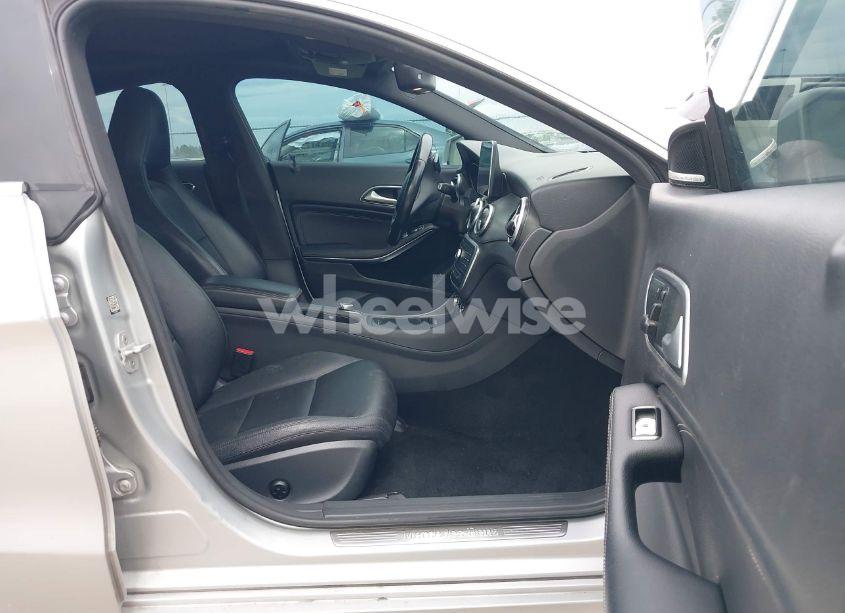 Photo 5 of 2015 Mercedes-benz Cla 250 4MATIC (VIN WDDSJ4GB8FN183749)