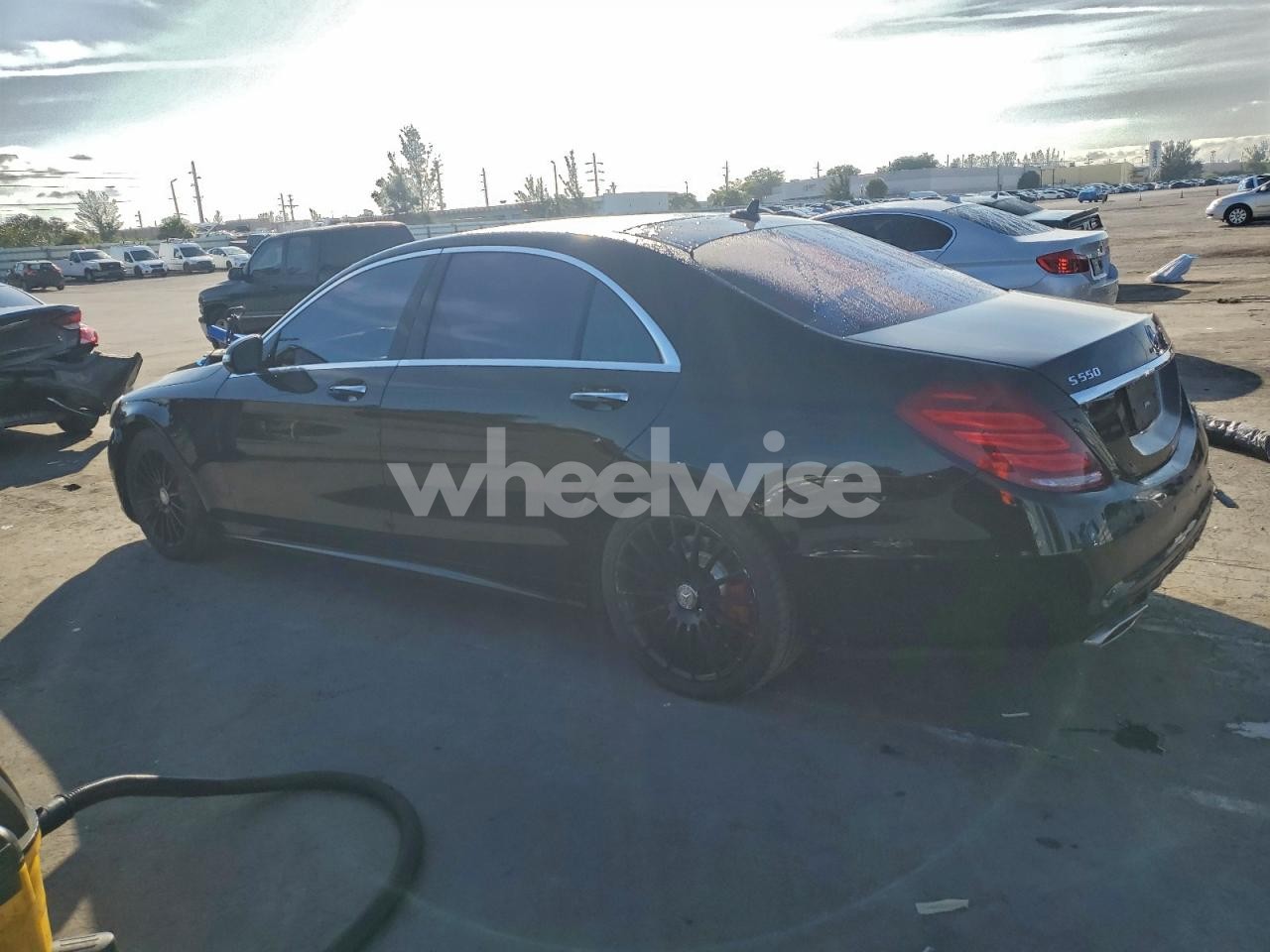 Photo 2 of 2017 MERCEDES-BENZ S 550 (VIN WDDUG8CB0HA310752)